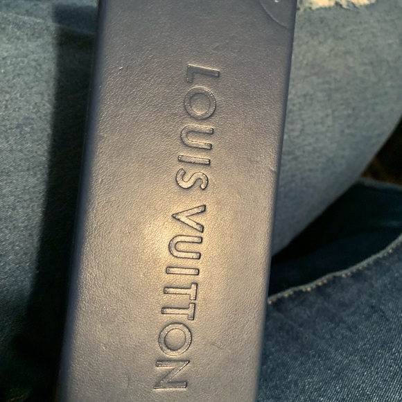 Like new Louis Vuitton women’s sunglasses main image 5